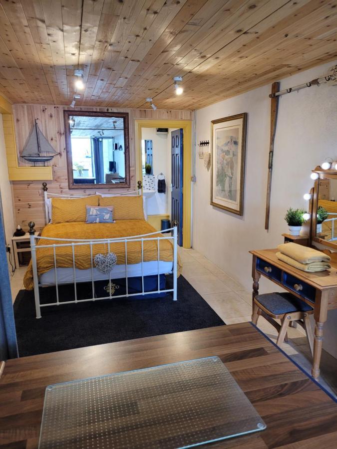 The Old Boat House Apartment คาร์ลิงฟอร์ด ภายนอก รูปภาพ
