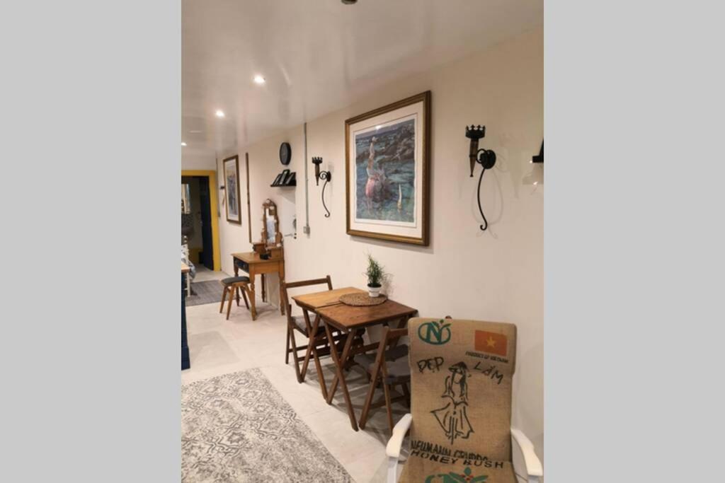 The Old Boat House Apartment คาร์ลิงฟอร์ด ภายนอก รูปภาพ